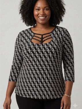 NWT Adrienne Vittadini Black and White Patterned Keyhole Neck Women’s Top 2X